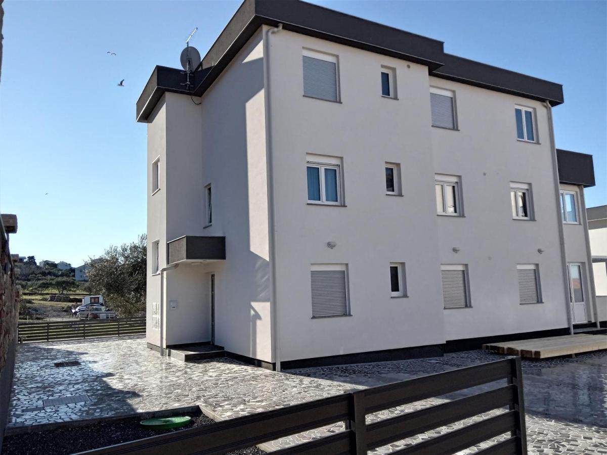 Banjol Apartment Ivetka מראה חיצוני תמונה