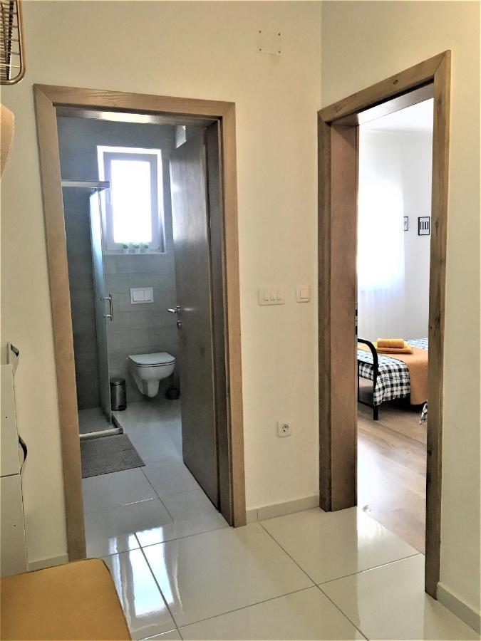 Banjol Apartment Ivetka מראה חיצוני תמונה