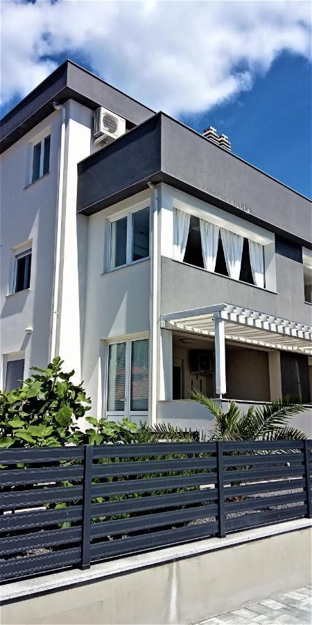 Banjol Apartment Ivetka מראה חיצוני תמונה