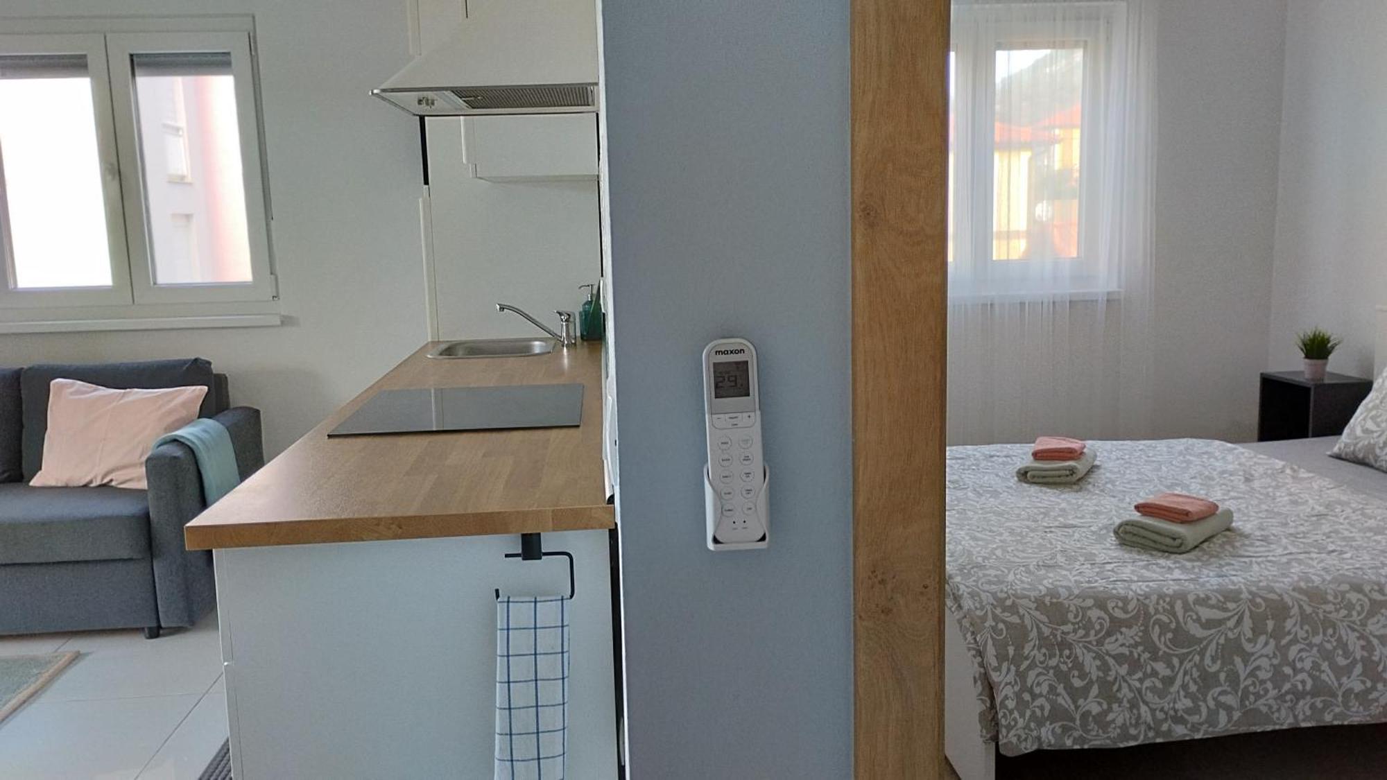 Banjol Apartment Ivetka מראה חיצוני תמונה